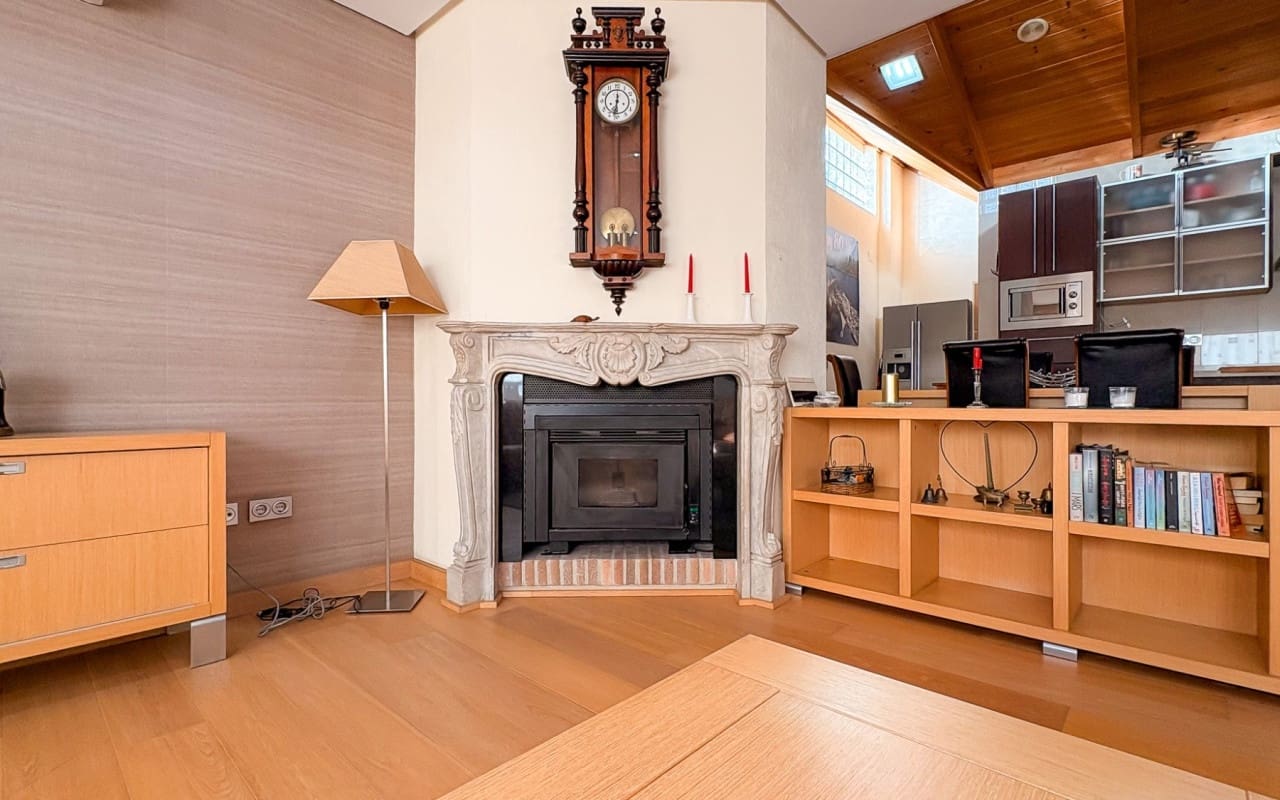 4 bedroom Villa for sale in Guardamar del Segura with pool - € 950,000 (Ref: 9805179)