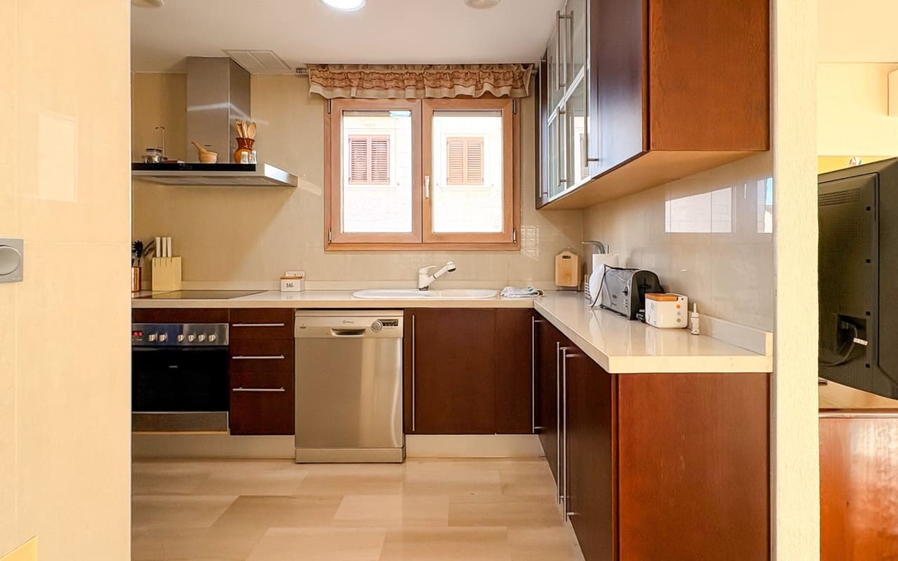 4 bedroom Villa for sale in Guardamar del Segura with pool - € 950,000 (Ref: 9805179)