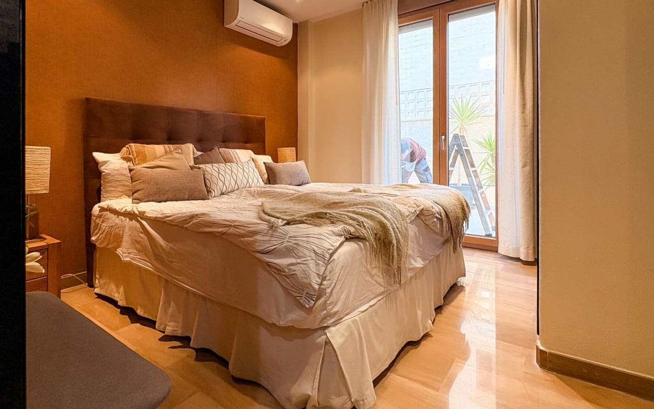 4 bedroom Villa for sale in Guardamar del Segura with pool - € 950,000 (Ref: 9805179)