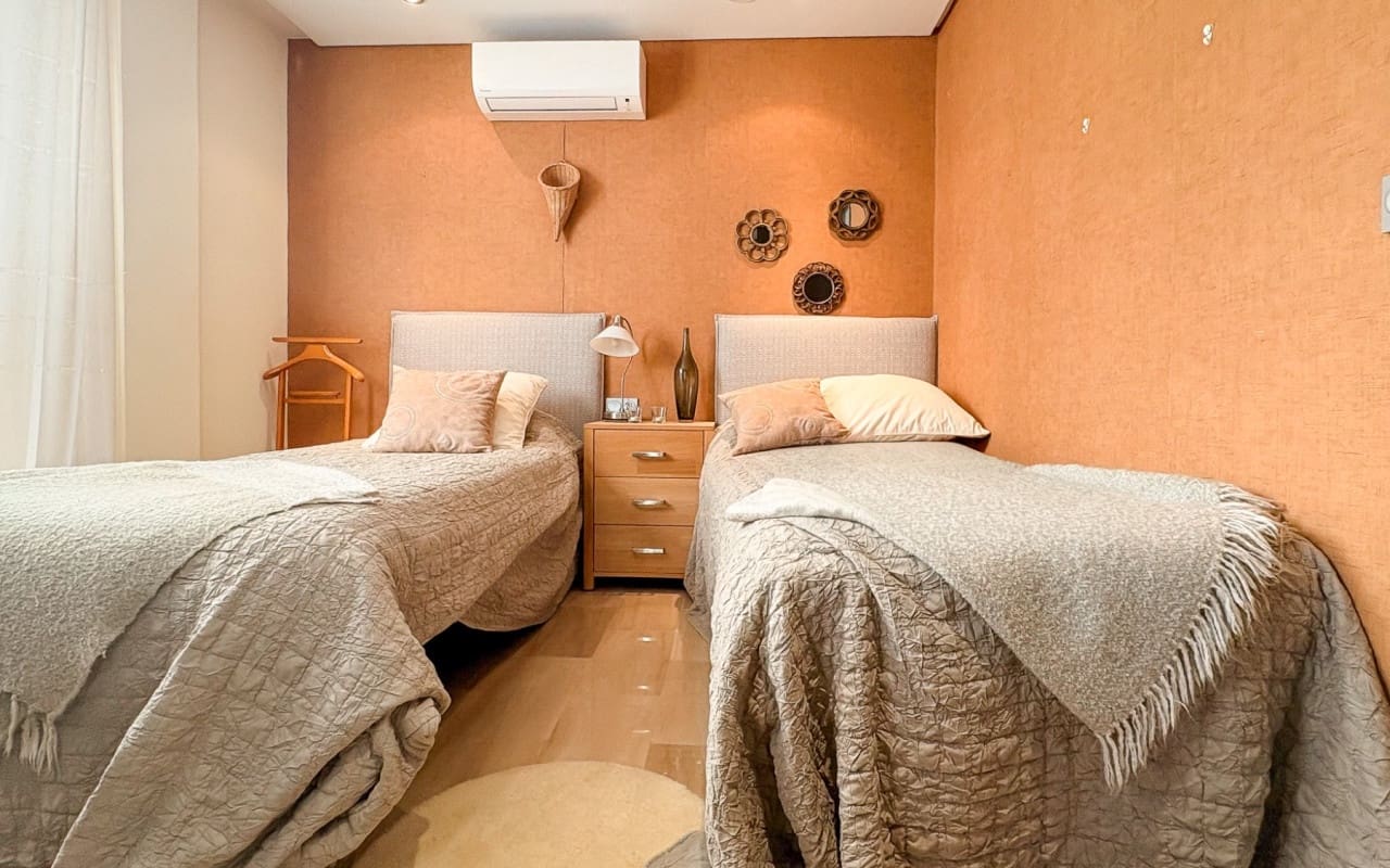 4 bedroom Villa for sale in Guardamar del Segura with pool - € 950,000 (Ref: 9805179)