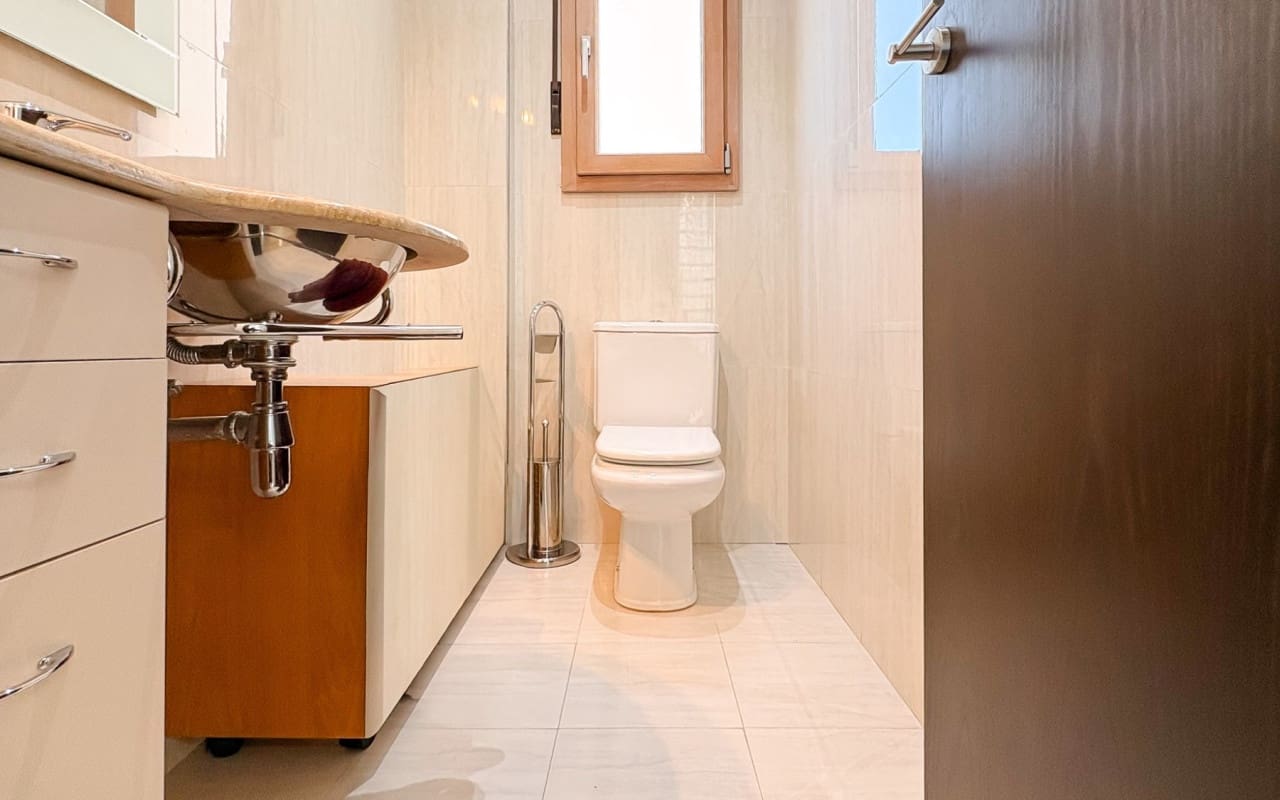 4 bedroom Villa for sale in Guardamar del Segura with pool - € 950,000 (Ref: 9805179)