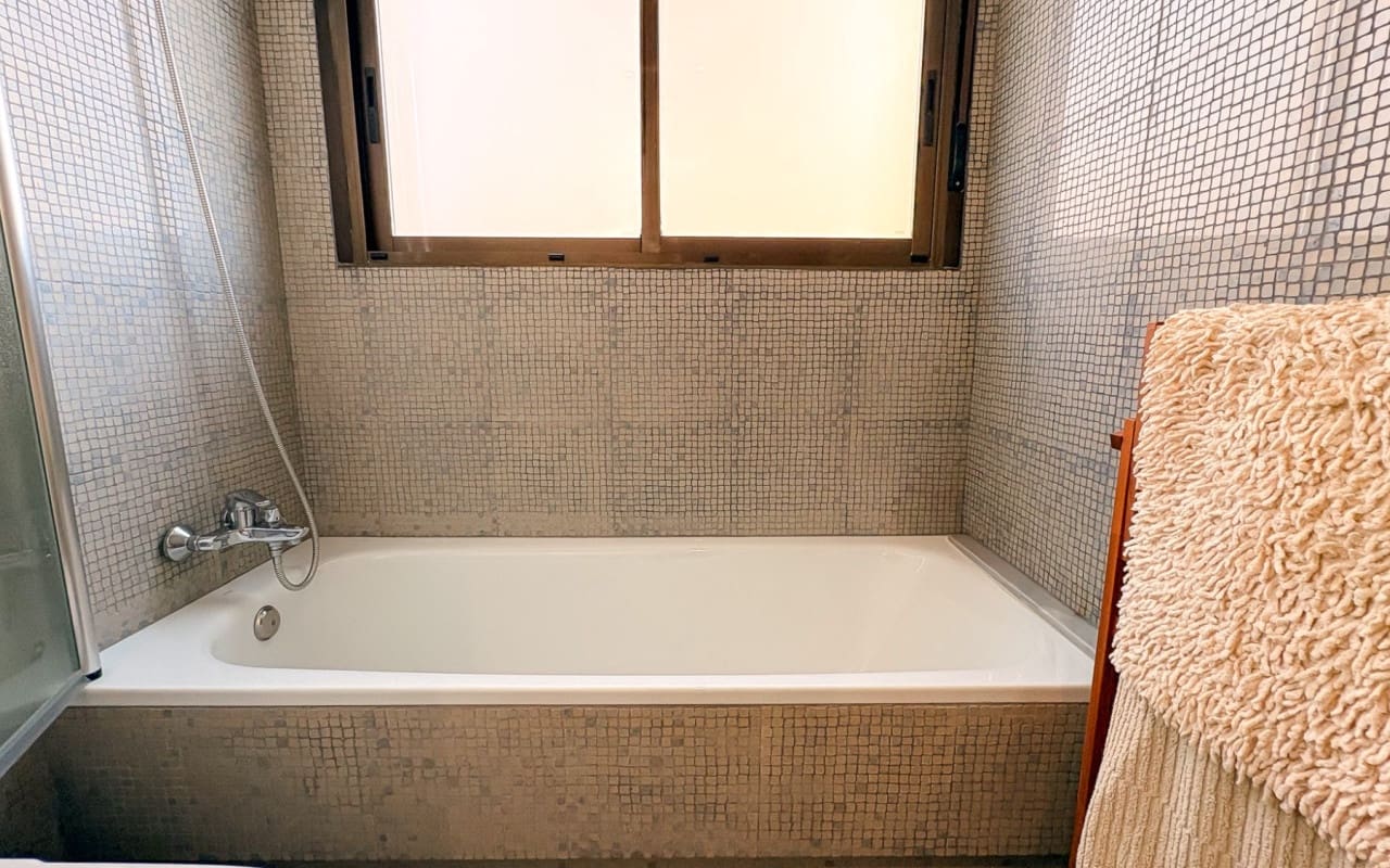 4 bedroom Villa for sale in Guardamar del Segura with pool - € 950,000 (Ref: 9805179)