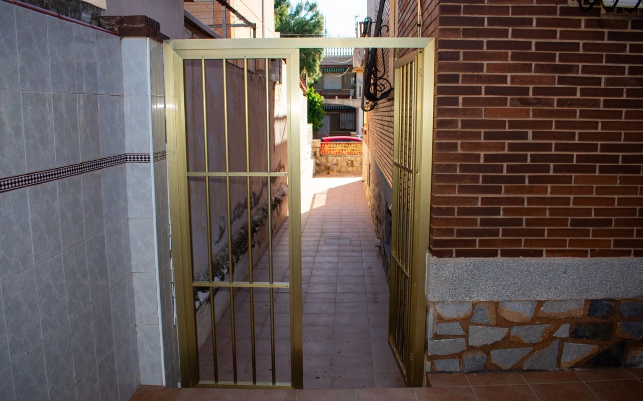 5 soveværelse Rækkehus til salg i Torre de la Horadada - € 360.000 (Ref: 9805180)