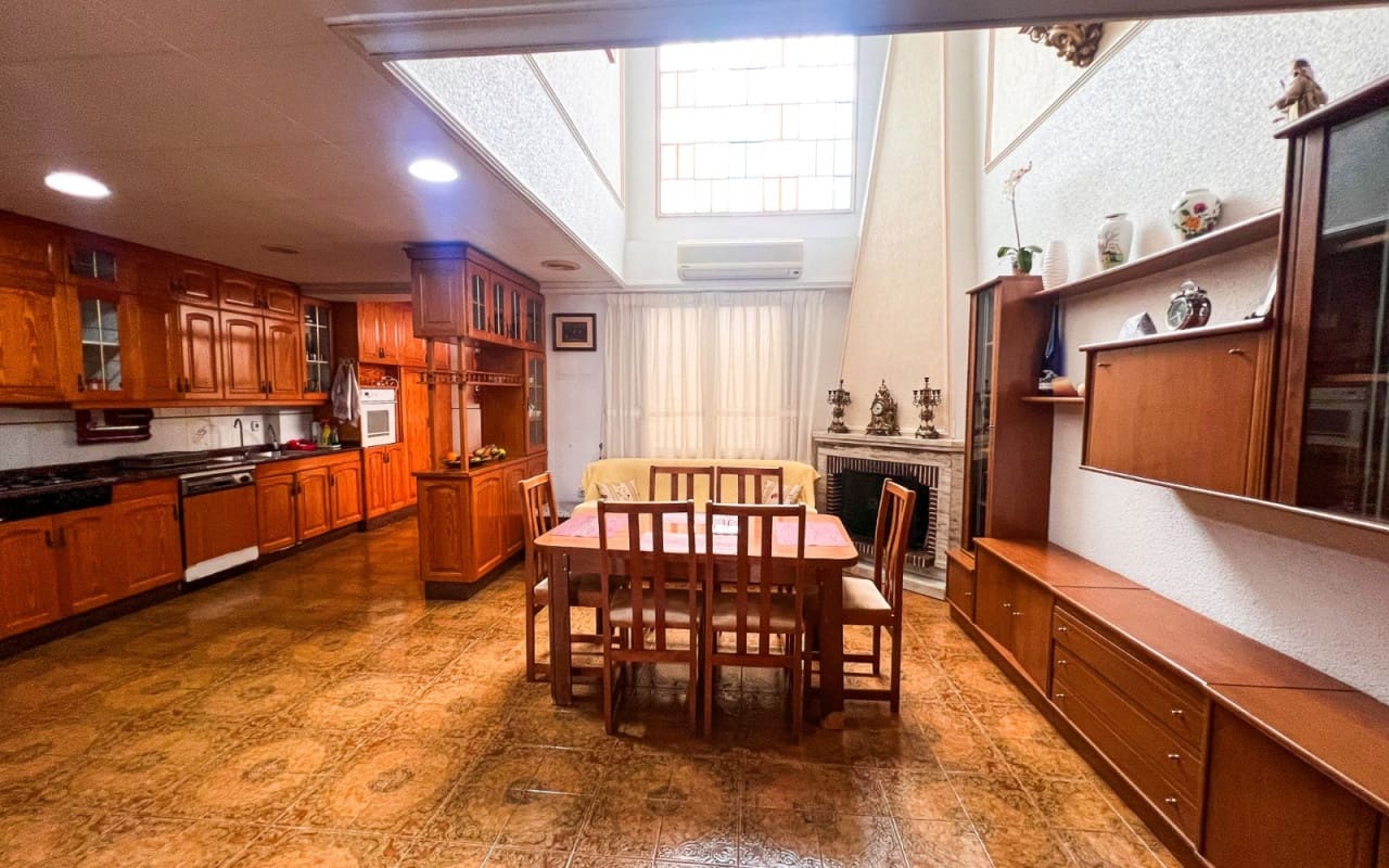 5 sovrum Radhus till salu i Guardamar del Segura - 380 000 € (Ref: 9805181)