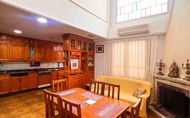 5 sovrum Radhus till salu i Zona Pueblo, Guardamar del Segura - 380 000 € (Ref: 9805181)