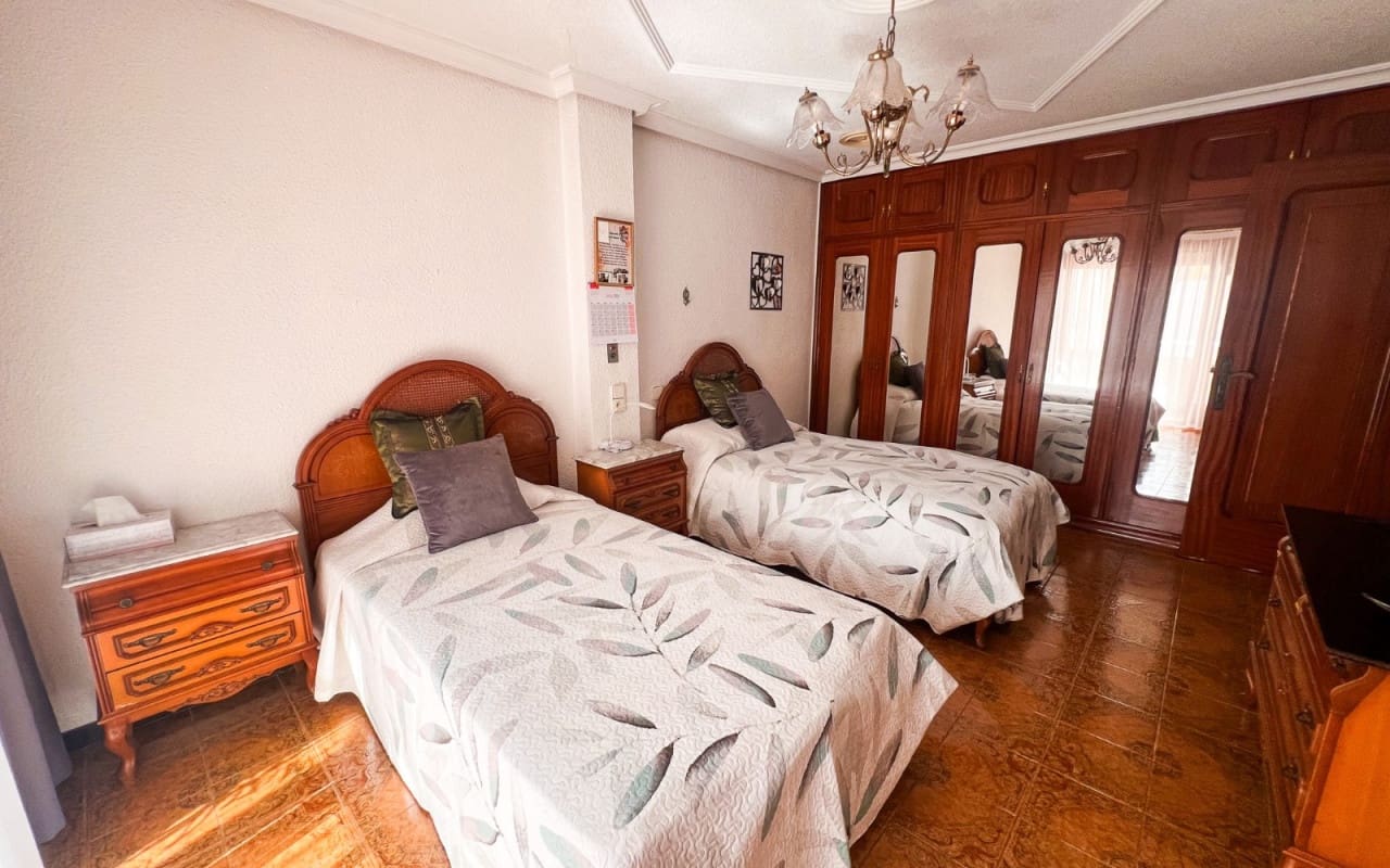 5 sovrum Radhus till salu i Guardamar del Segura - 380 000 € (Ref: 9805181)