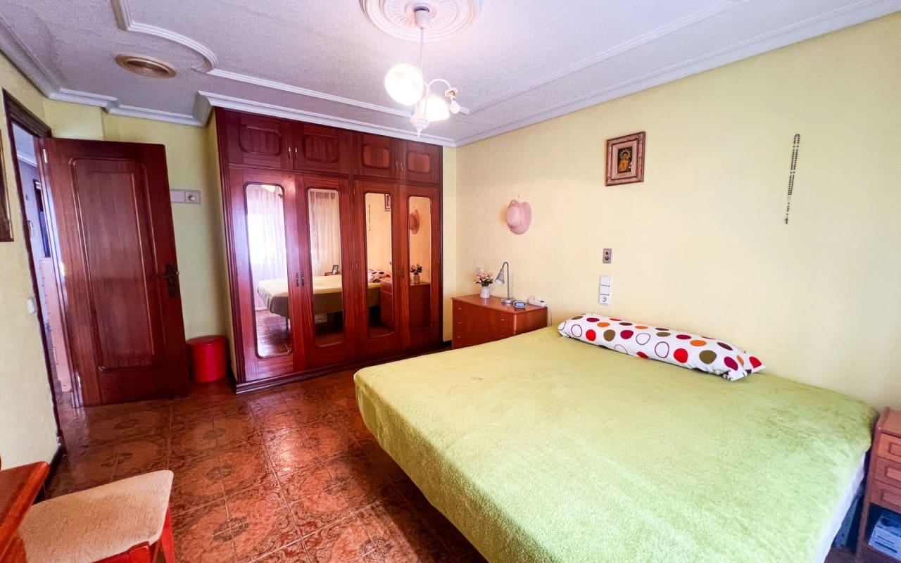 5 sovrum Radhus till salu i Guardamar del Segura - 380 000 € (Ref: 9805181)