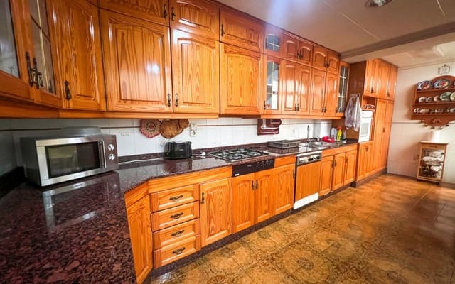 5 sovrum Radhus till salu i Zona Pueblo, Guardamar del Segura - 380 000 € (Ref: 9805181)