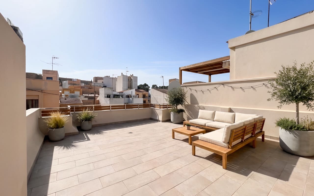 5 bedroom Terraced Villa for sale in Guardamar del Segura - € 380,000 (Ref: 9805181)