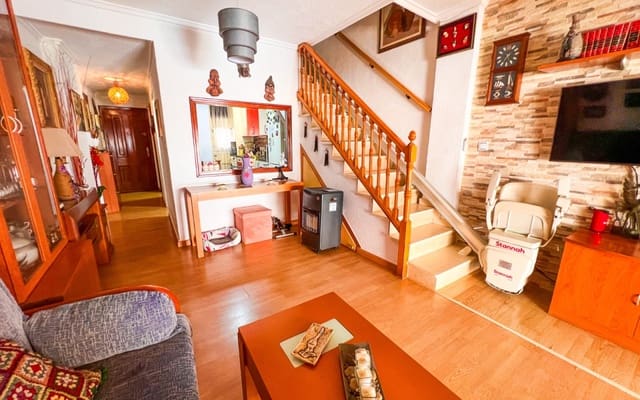 2 bedroom Penthouse for sale in Guardamar Playa, Guardamar del Segura - € 239,000 (Ref: 9805182)