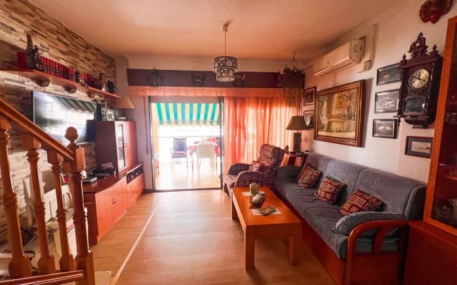 2 bedroom Penthouse for sale in Guardamar Playa, Guardamar del Segura - € 239,000 (Ref: 9805182)