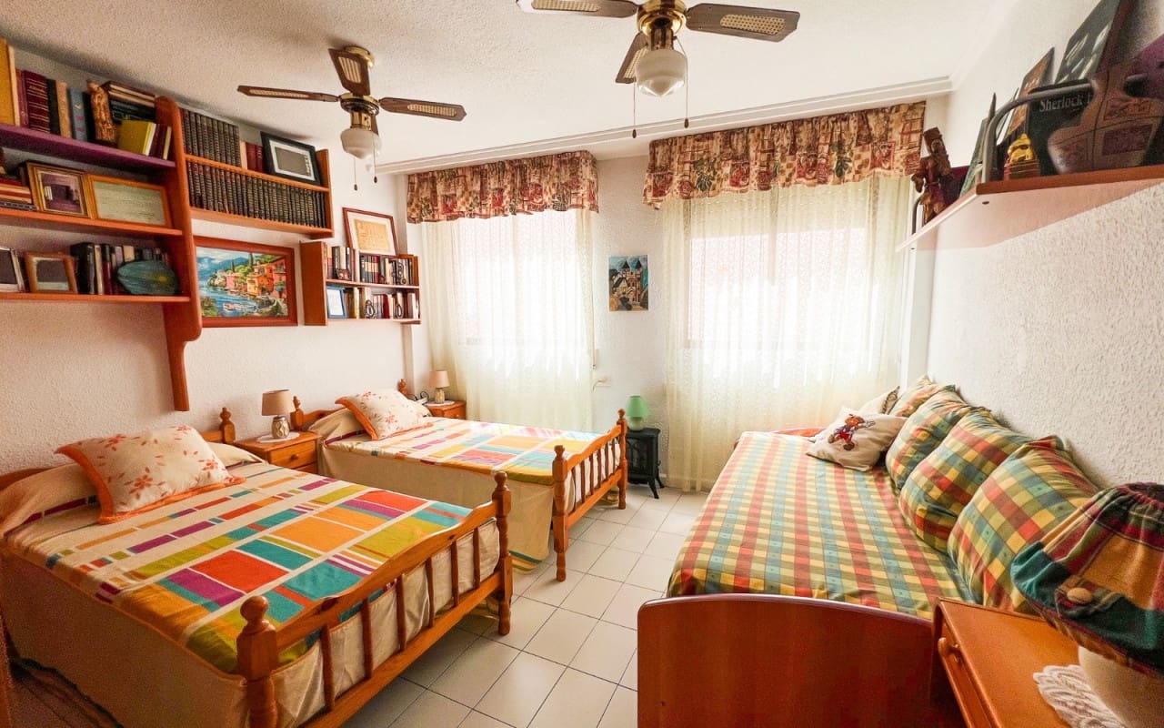 2 bedroom Penthouse for sale in Guardamar del Segura - € 239,000 (Ref: 9805182)