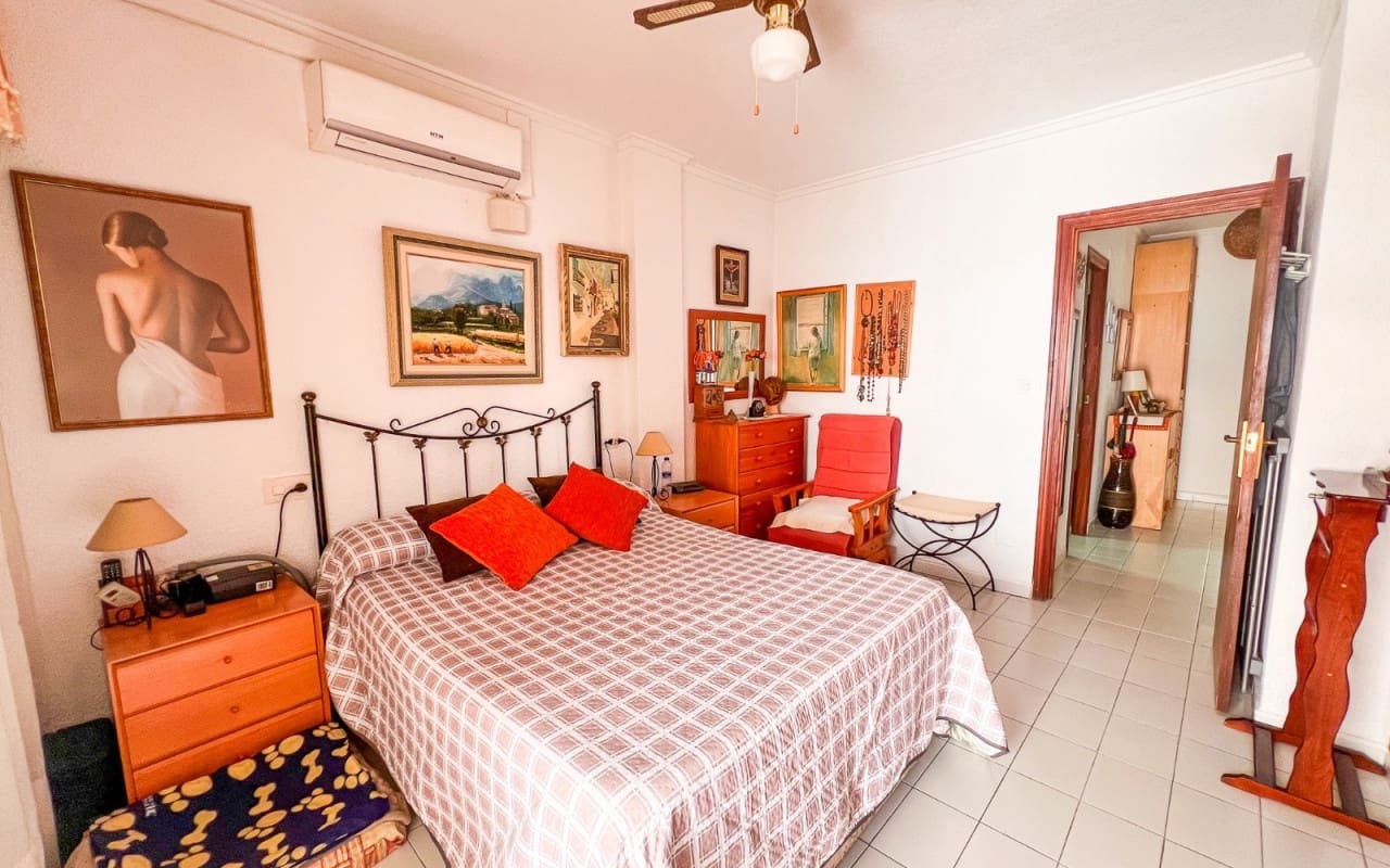 2 bedroom Penthouse for sale in Guardamar del Segura - € 239,000 (Ref: 9805182)