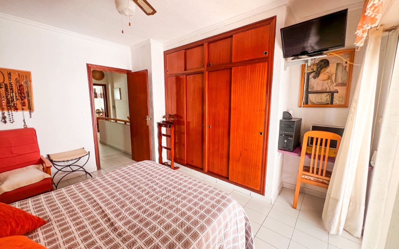 2 bedroom Penthouse for sale in Guardamar del Segura - € 239,000 (Ref: 9805182)