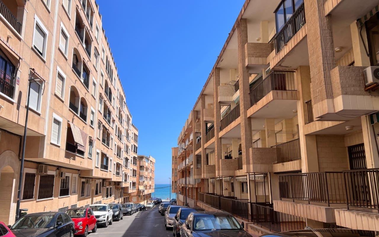 2 bedroom Penthouse for sale in Guardamar del Segura - € 239,000 (Ref: 9805182)