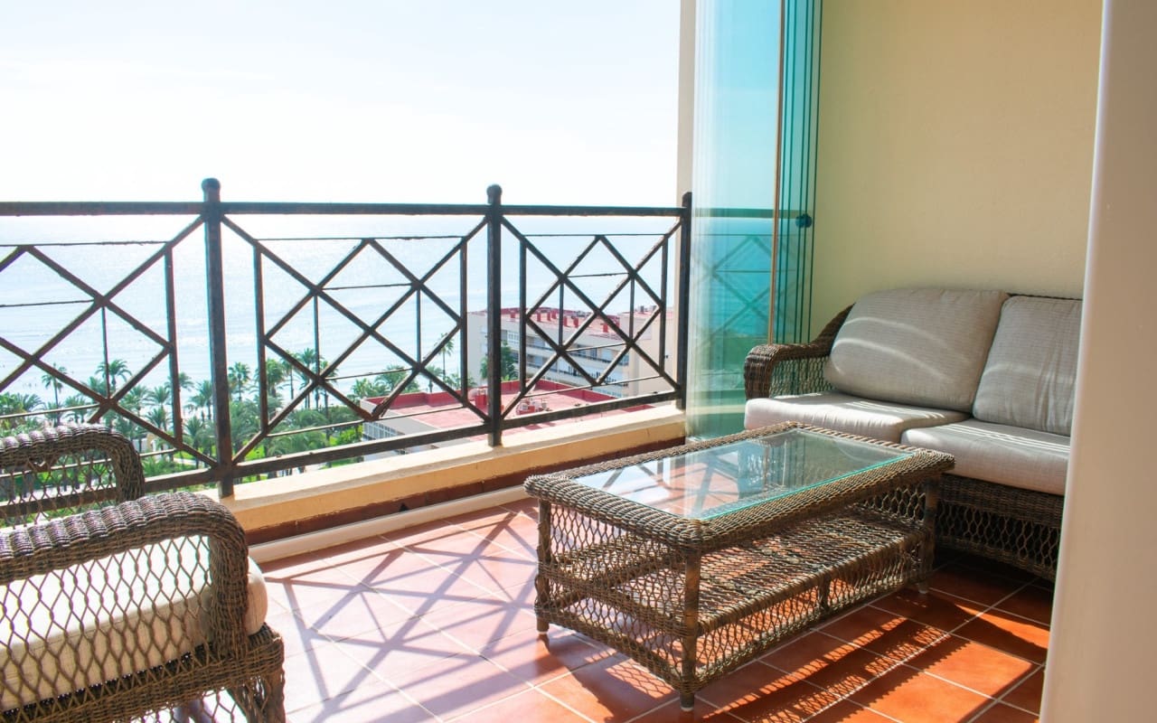 Apartamento de 3 habitaciones en Torrevieja en venta con piscina - 363.900 € (Ref: 9805190)