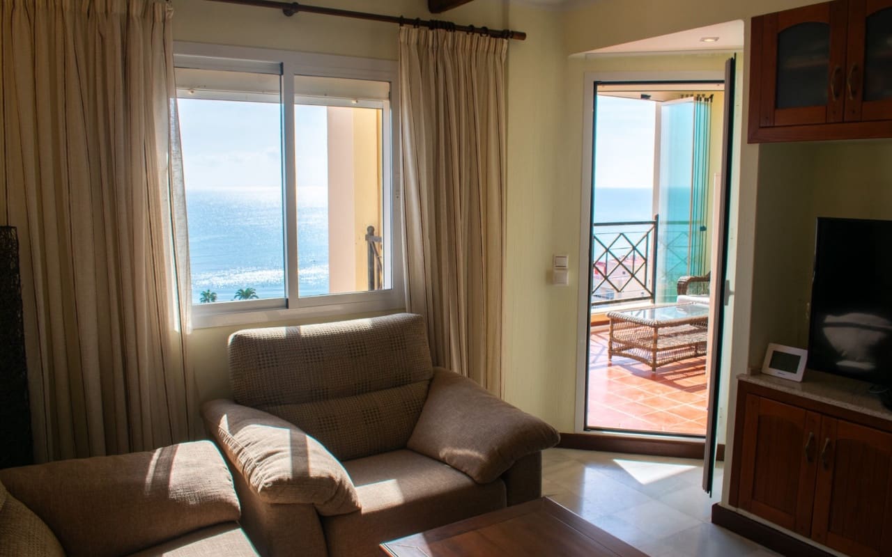 Apartamento de 3 habitaciones en Torrevieja en venta con piscina - 363.900 € (Ref: 9805190)