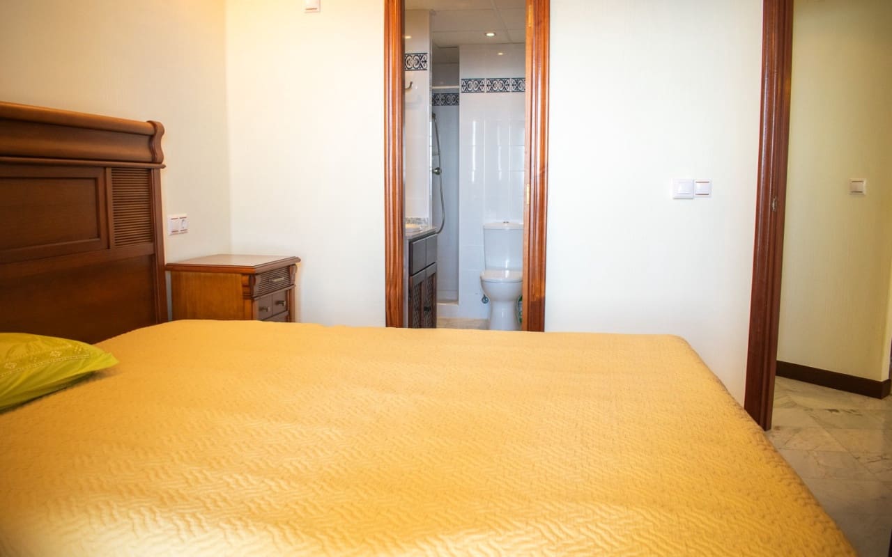 Apartamento de 3 habitaciones en Torrevieja en venta con piscina - 363.900 € (Ref: 9805190)