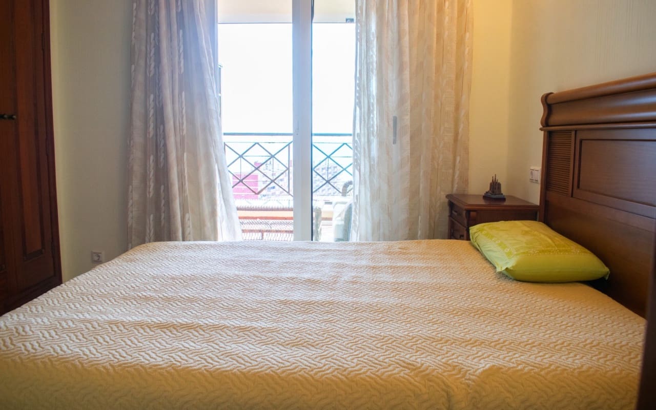 Apartamento de 3 habitaciones en Torrevieja en venta con piscina - 363.900 € (Ref: 9805190)