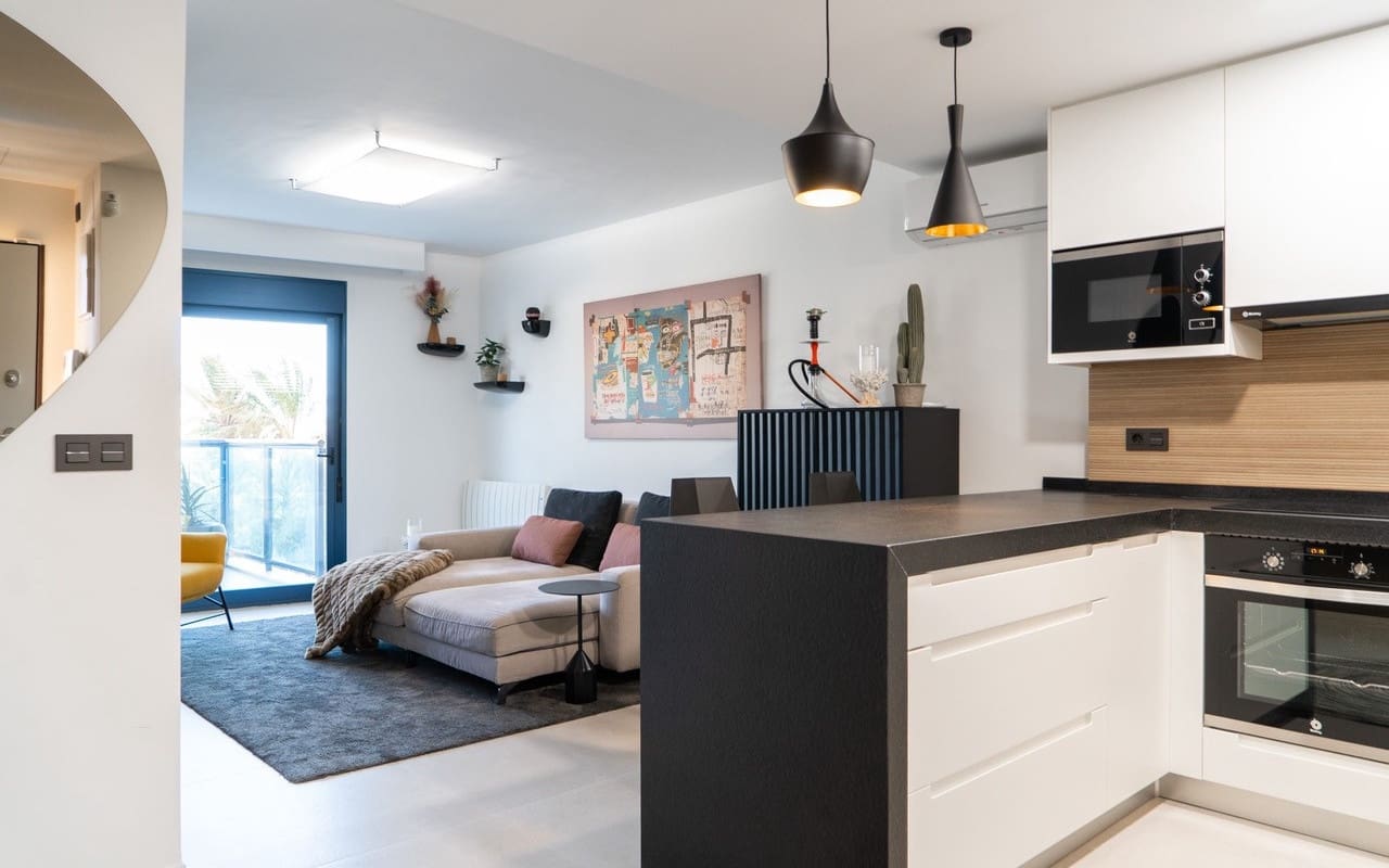 2 slaapkamer Appartement te koop in La Veleta met zwembad - € 273.000 (Ref: 9805191)