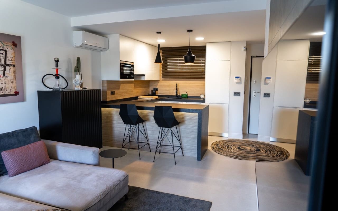 2 slaapkamer Appartement te koop in La Veleta met zwembad - € 273.000 (Ref: 9805191)