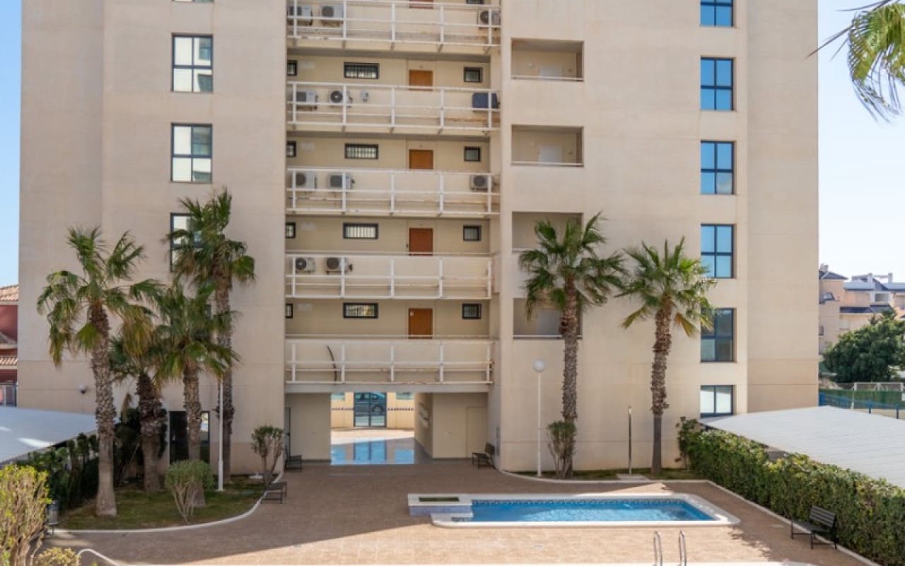 2 slaapkamer Appartement te koop in La Veleta met zwembad - € 273.000 (Ref: 9805191)