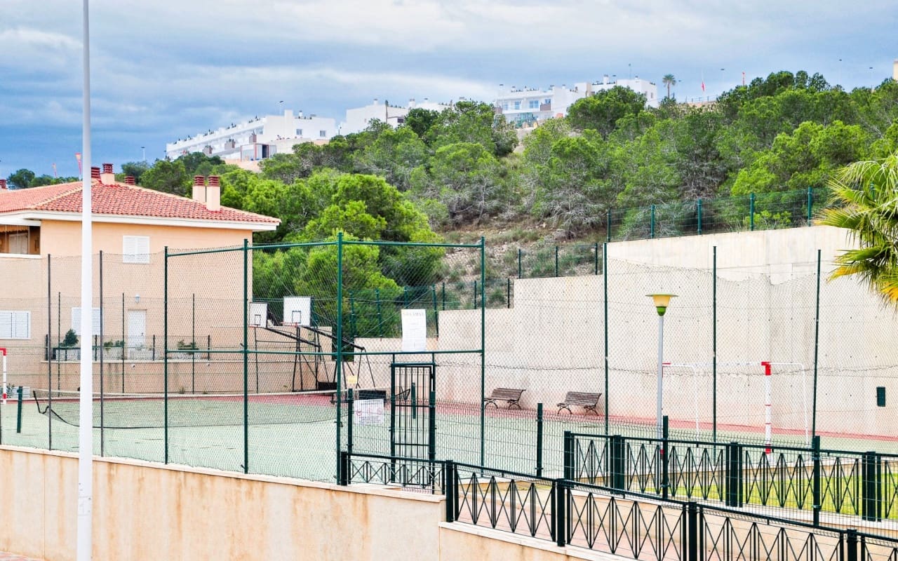 Apartamento de 2 habitaciones en Gran Alacant en venta con piscina - 280.000 € (Ref: 9805196)