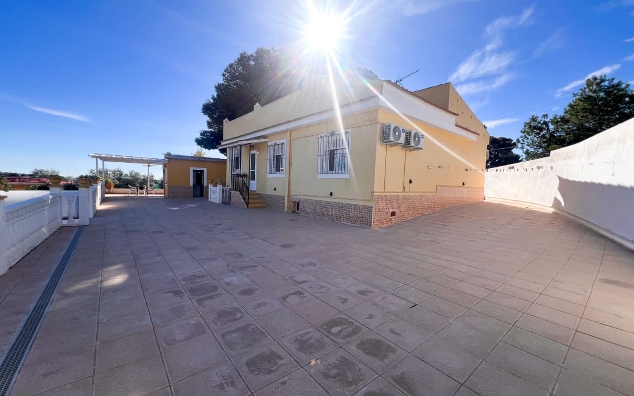 6 chambre Finca/Maison de Campagne à vendre à Alicante ville avec piscine - 659 500 € (Ref: 9805198)