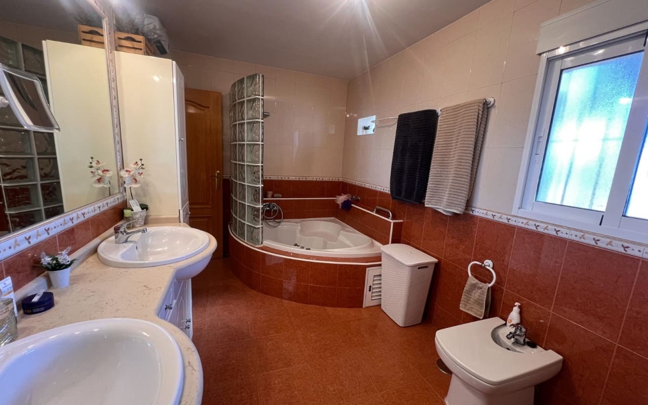 6 chambre Finca/Maison de Campagne à vendre à Alicante ville avec piscine - 659 500 € (Ref: 9805198)