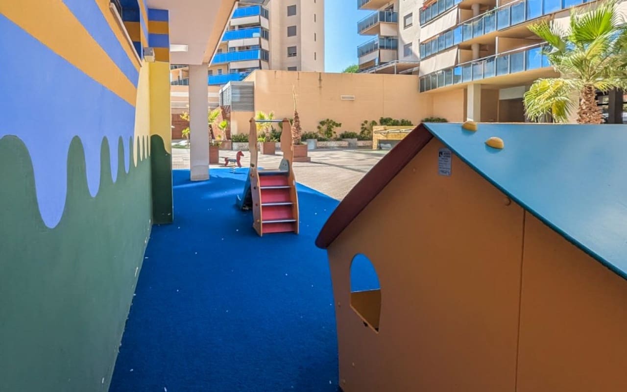 2 makuuhuone Huoneisto myytävänä paikassa El Campello mukana uima-altaan - 370 000 € (Ref: 9805203)