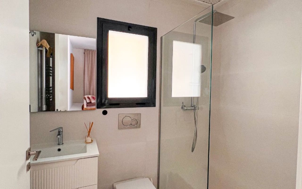 3 slaapkamer Strandappartement te koop in Guardamar del Segura met zwembad - € 399.000 (Ref: 9805204)