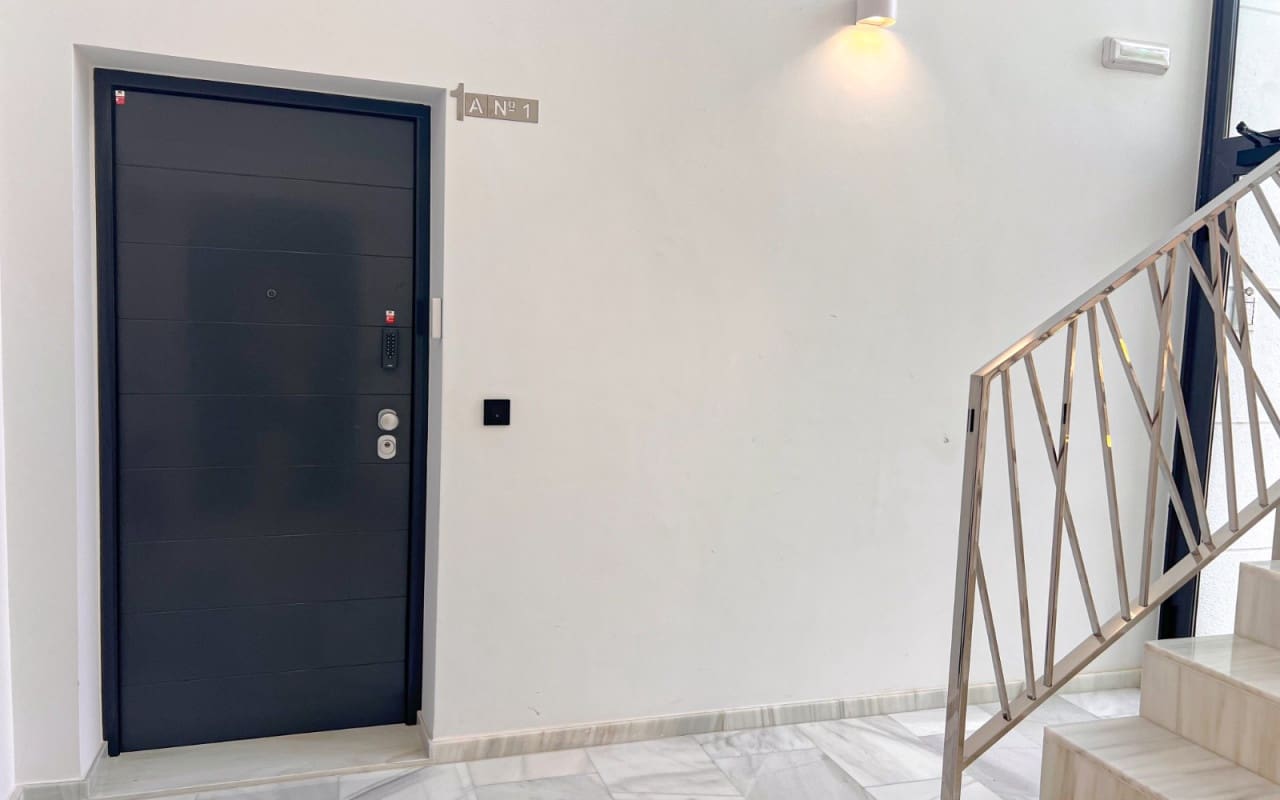 3 slaapkamer Strandappartement te koop in Guardamar del Segura met zwembad - € 399.000 (Ref: 9805204)