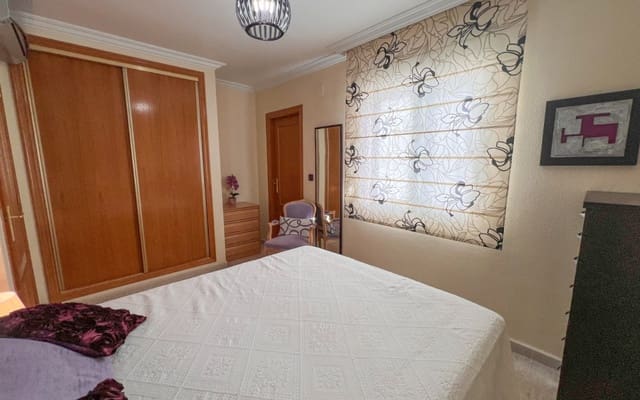 3 slaapkamer Penthouse te koop in Puerto Deportivo, Torrevieja - € 265.000 (Ref: 9805205)