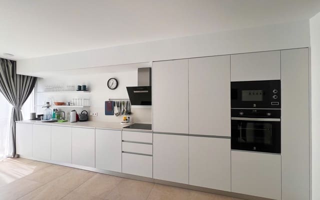 2 Zimmer Apartment zu verkaufen in Los Balcones mit Pool - 310.000 € (Ref: 9805207)