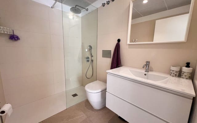 2 Zimmer Apartment zu verkaufen in Los Balcones mit Pool - 310.000 € (Ref: 9805207)