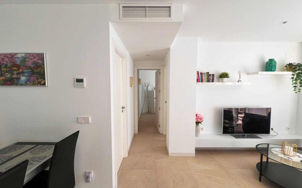 2 Zimmer Apartment zu verkaufen in Los Balcones mit Pool - 310.000 € (Ref: 9805207)