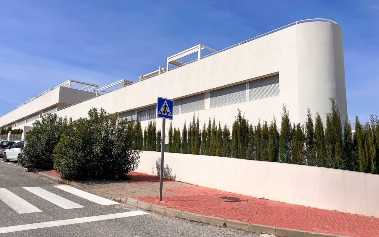 2 Zimmer Apartment zu verkaufen in Los Balcones mit Pool - 310.000 € (Ref: 9805207)