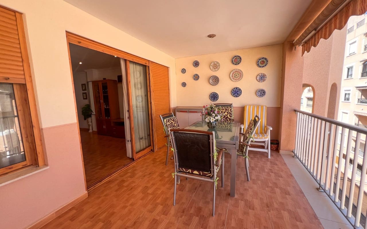 Apartamento de 3 habitaciones en Guardamar del Segura en venta - 206.000 € (Ref: 9805208)