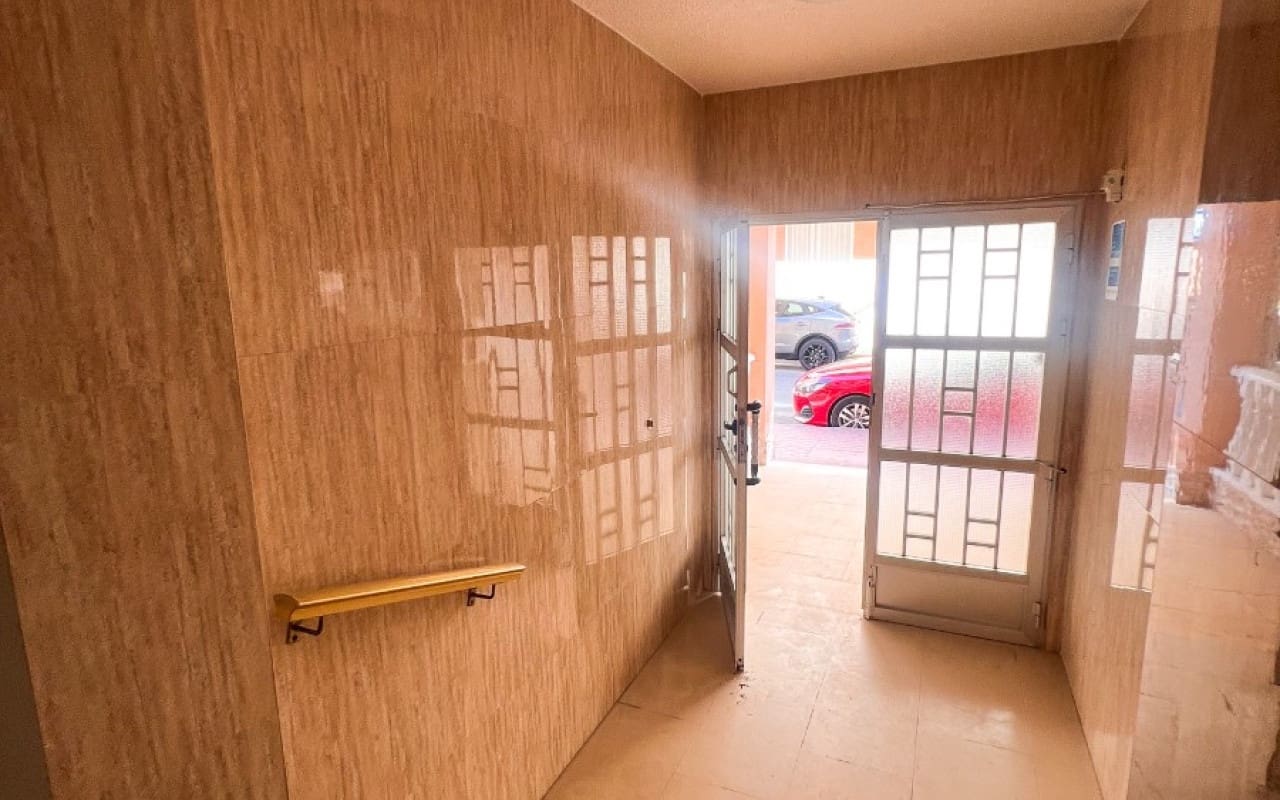Apartamento de 3 habitaciones en Guardamar del Segura en venta - 206.000 € (Ref: 9805208)