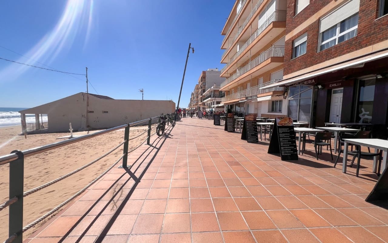 Apartamento de 3 habitaciones en Guardamar del Segura en venta - 206.000 € (Ref: 9805208)