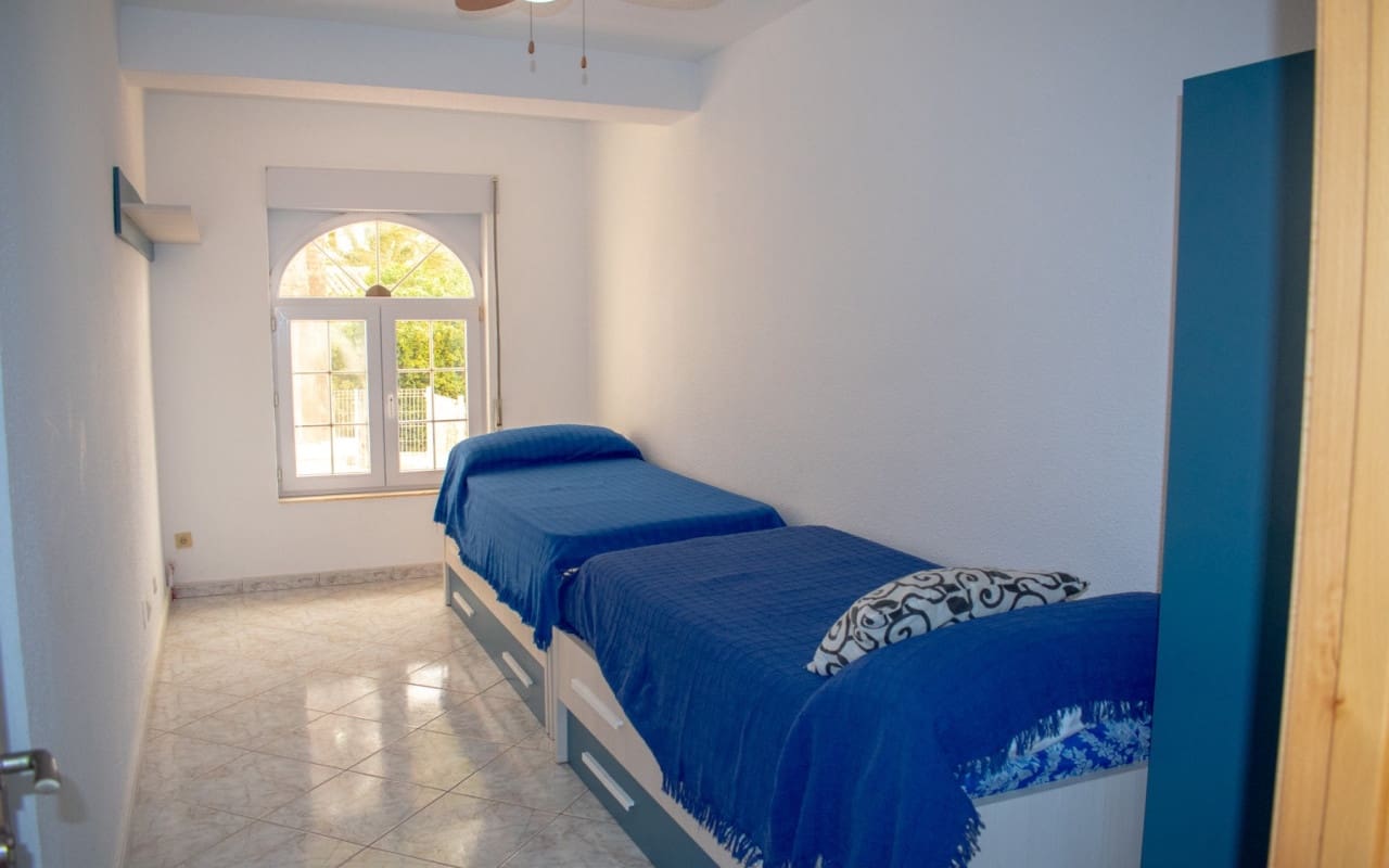 7 Zimmer Villa zu verkaufen in La Manga del Mar Menor mit Pool - 990.000 € (Ref: 9805550)