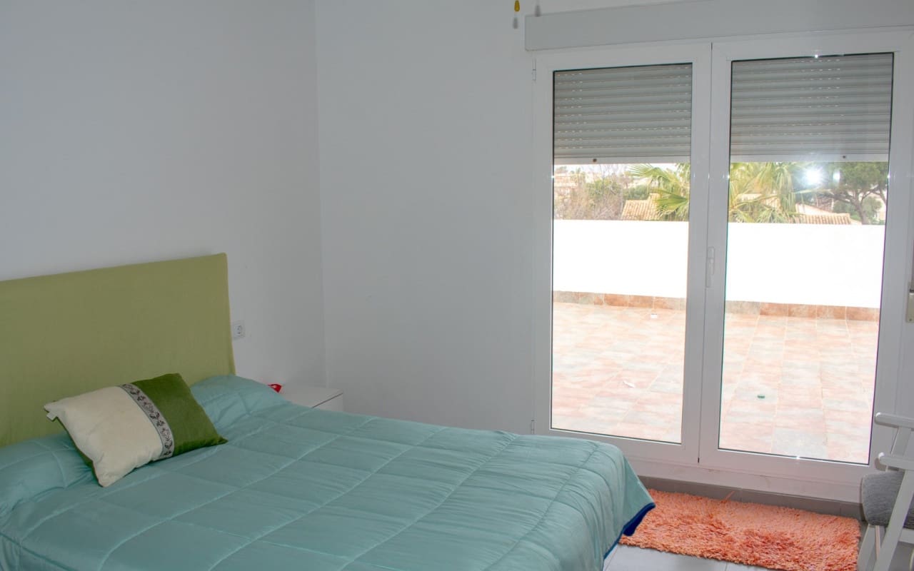 7 Zimmer Villa zu verkaufen in La Manga del Mar Menor mit Pool - 990.000 € (Ref: 9805550)