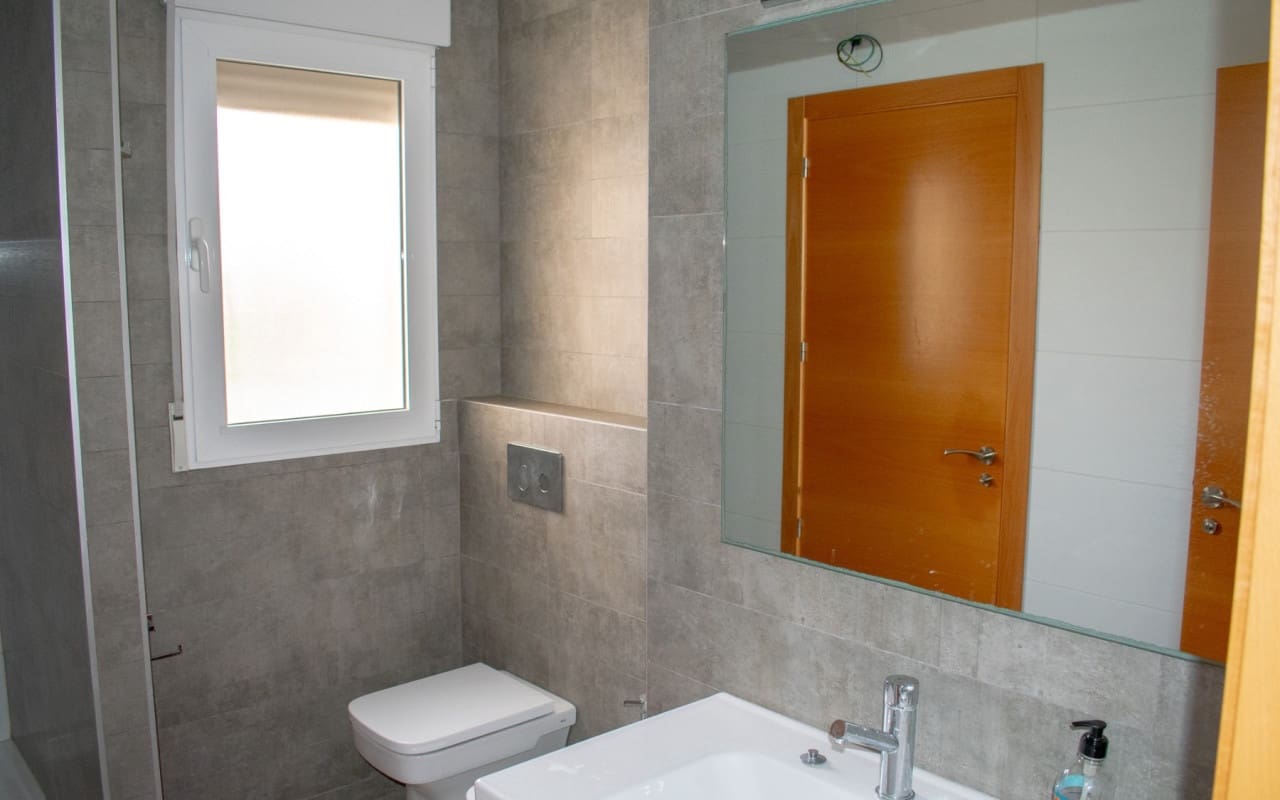 7 Zimmer Villa zu verkaufen in La Manga del Mar Menor mit Pool - 990.000 € (Ref: 9805550)