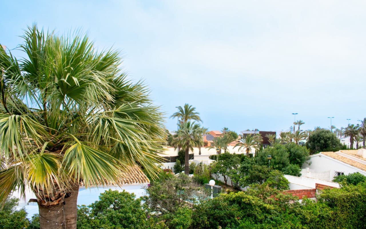 7 Zimmer Villa zu verkaufen in La Manga del Mar Menor mit Pool - 990.000 € (Ref: 9805550)