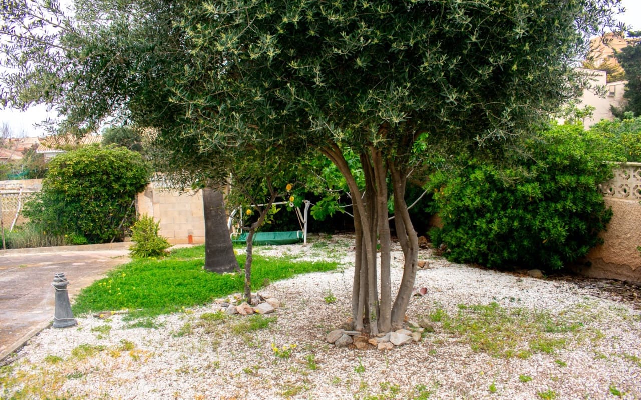 7 Zimmer Villa zu verkaufen in La Manga del Mar Menor mit Pool - 990.000 € (Ref: 9805550)