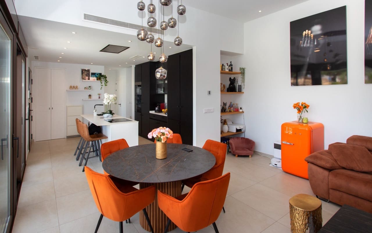 4 bedroom Villa for sale in Rojales with pool garage - € 750,000 (Ref: 9818465)
