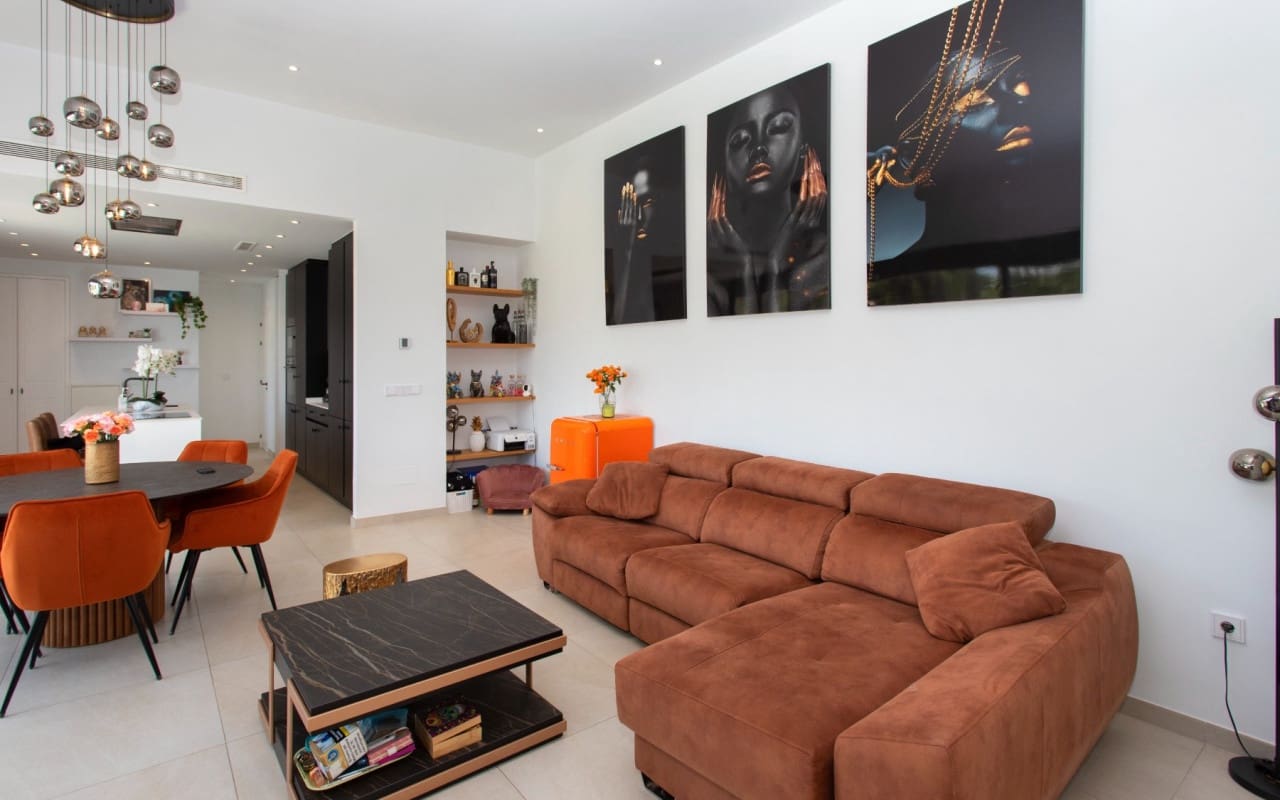 4 bedroom Villa for sale in Rojales with pool garage - € 750,000 (Ref: 9818465)