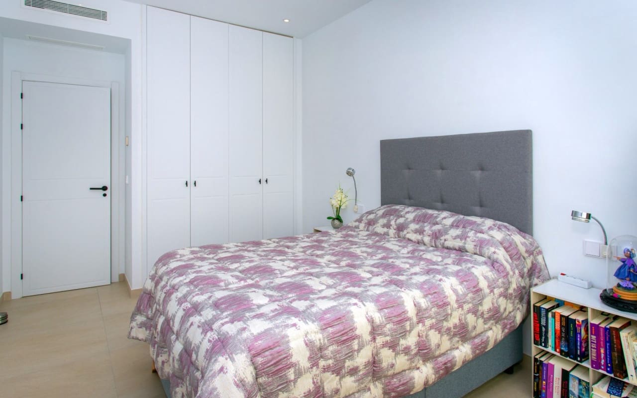 4 bedroom Villa for sale in Rojales with pool garage - € 750,000 (Ref: 9818465)
