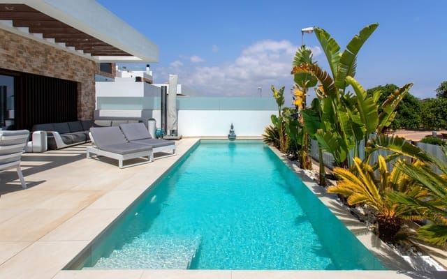 4 bedroom Villa for sale in Rojales with pool garage - € 750,000 (Ref: 9818465)