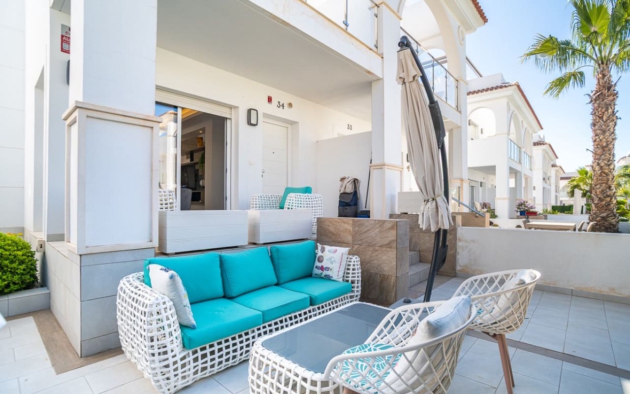 2 bedroom Villa for sale in Ciudad Quesada with pool - € 390,000 (Ref: 9823589)
